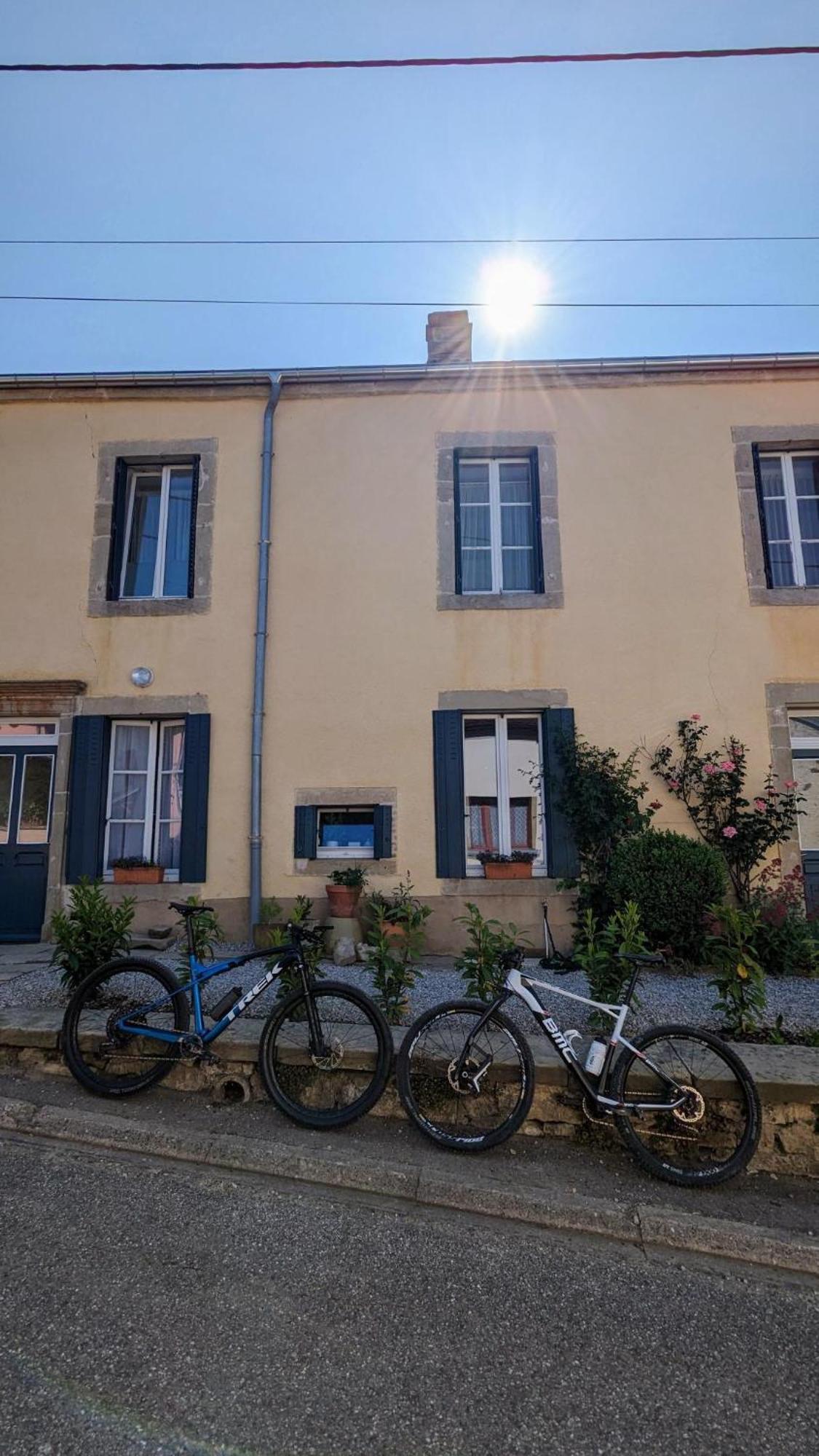 Maison Egalite Melay  Εξωτερικό φωτογραφία